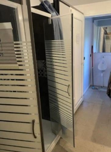 Leleka Hostel Esbly Екстериор снимка