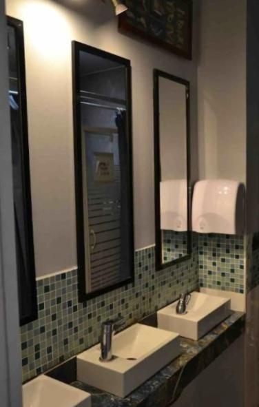 Leleka Hostel Esbly Екстериор снимка