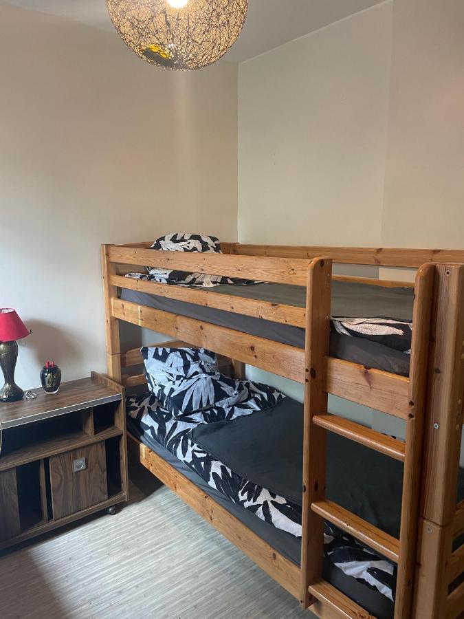 Leleka Hostel Esbly Екстериор снимка